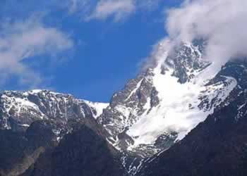中国人首次登顶博格达峰