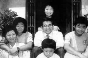 秘鲁总统前藤森诞辰(LSJT.NET)