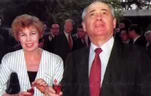 1999年9月20日 苏联前总统戈尔巴乔夫的夫人赖莎逝世