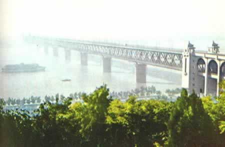 武汉长江大桥通车