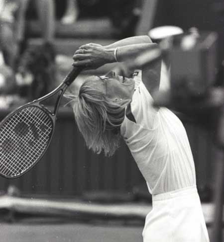 网球女皇纳芙拉蒂洛娃出生