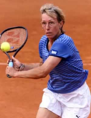 网球女皇纳芙拉蒂洛娃出生