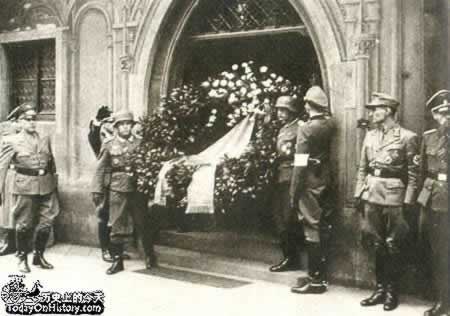 德国陆军元帅隆美尔被迫自杀