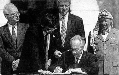 1994年10月14日 阿拉法特、佩雷斯、拉宾分享诺贝尔和平奖