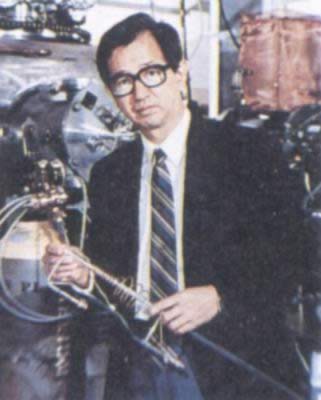 1986年10月15日 美籍华人李远哲获诺贝尔化学奖
