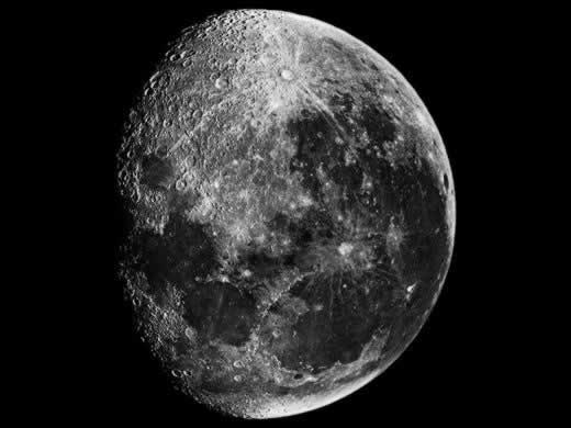 火箭探月使月球出现新的“火山口”