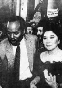 1988年10月31日 菲律宾起诉前总统马科斯　其夫人申辩无罪