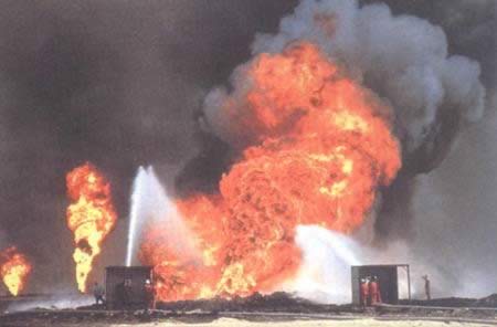 1991年11月6日 科威特油井大火全被扑灭