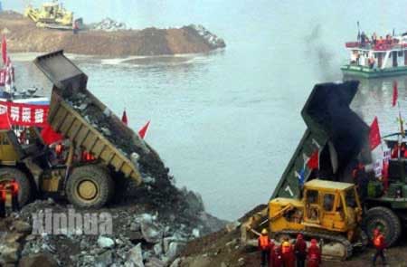 1997年11月8日 长江三峡工程顺利截流