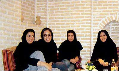 1995年11月19日 伊朗宣布允许妇女离婚