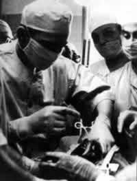 1967年12月21日 世界第一例心脏移植者逝世