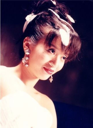 2003年12月30日 香港娱乐圈“梅姐”梅艳芳病逝