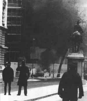 1991年2月7日 英国首相官邸唐宁街10号遭爱尔兰共和军炮击
