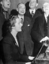 玛格丽特·撒切尔成为英保守党第一位女领袖