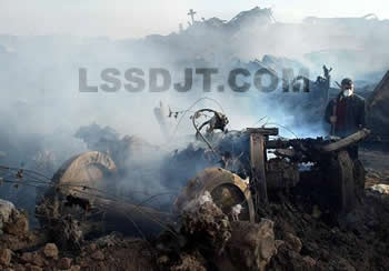 2004年2月18日 伊朗一列装有燃料和化学物品的列车发生爆炸