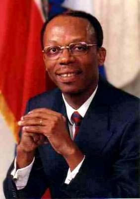 2004年2月29日 海地总统阿里斯蒂德宣布辞去总统职务 开始流亡