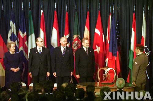 1999年3月12日 波兰、捷克和匈牙利三国加入北约