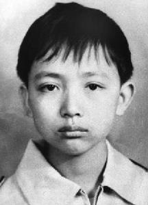 1988年3月13日 “英雄少年”赖宁为了扑灭山火而牺牲