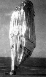人类首次成功乘热气球环球飞行(转自：历史上的今天。com)
