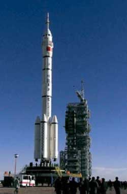 1998年3月26日 我国成功发射两颗美国“铱星”