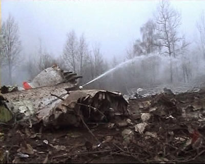 波兰总统专机在俄坠毁 总统夫妇和86政要遇难