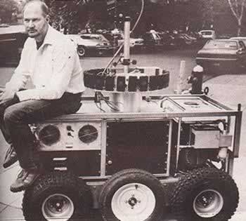 1989年5月3日 卡内基·梅伦大学研制出无人驾驶汽车
