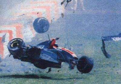 1994年5月1日 巴西车手塞纳在比赛中丧生