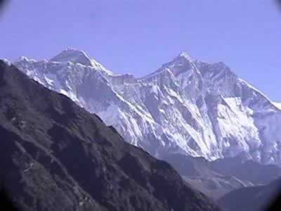中苏美和平登山队登上珠穆朗玛峰