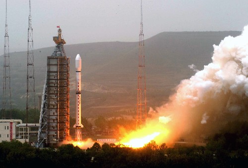 2008年5月27日 我国首颗新一代极轨气象卫星风云三号在太原卫星发射中心发射升空