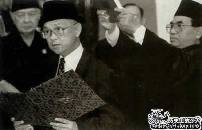 印尼总统苏哈托宣布辞职