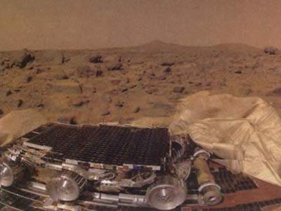 1998年7月4日 “火星探路者”宇宙飞船登陆火星