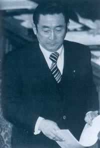 日本首相桥本龙太郎辞职