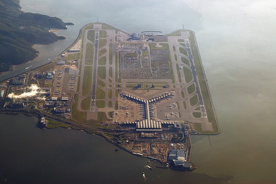 2008年7月14日 香港国际机场八年七获“全球最佳机场”