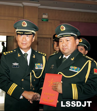 2010年7月20日 毛泽东孙子毛新宇晋升为少将
